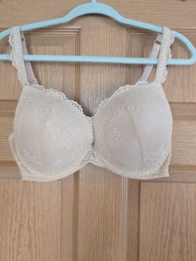Source Unknown Lace Underwire Bra in Beige